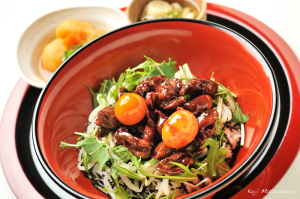 甲府「鳥もつ煮」